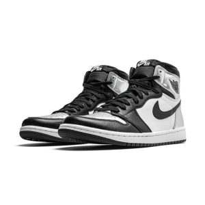 Wmns Air Jordan 1 Retro High OG ‘Silver Toe’