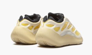 Yeezys 700 V3 “Safflower”